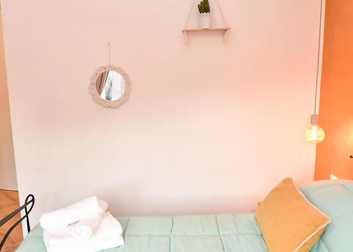Nest House 4*